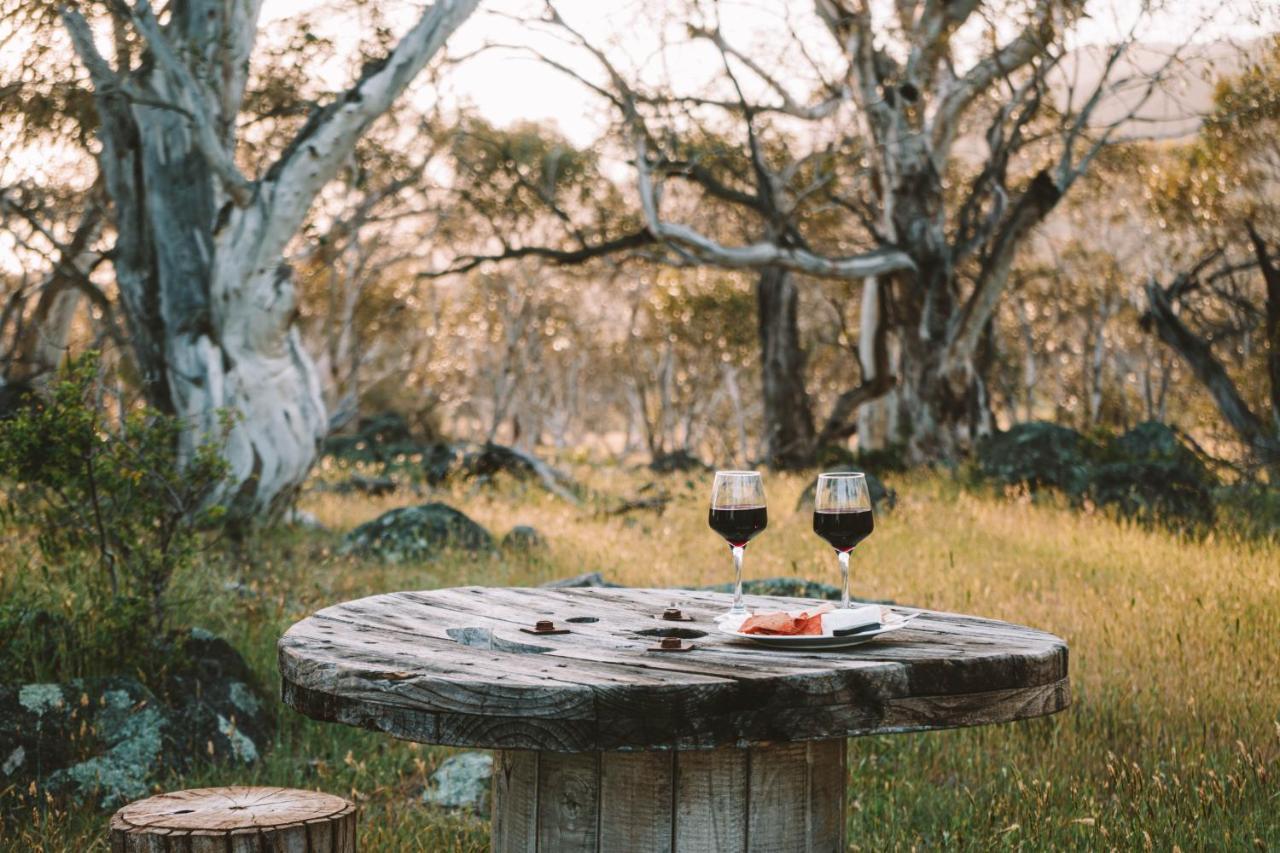 Big Yard Escapes - Two Off-Grid Tiny Houses On The Mowamba River Jindabyne Eksteriør billede